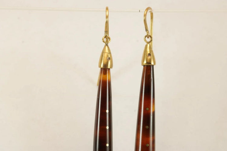 Boucles d'oreilles Boucles d’oreilles anciennes en écaille de tortue et or jaune 14 carats 58 Facettes 7678