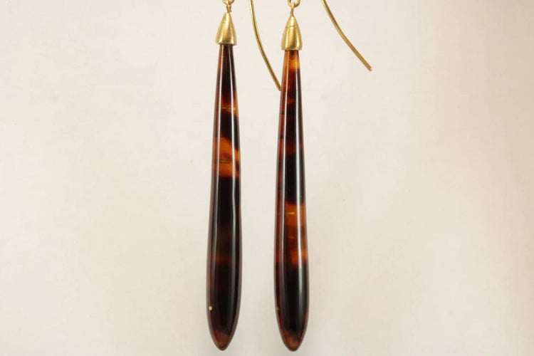 Boucles d'oreilles Boucles d’oreilles anciennes en écaille de tortue et or jaune 14 carats 58 Facettes 7678