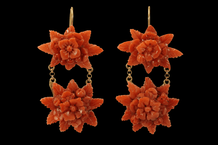 Boucles d'oreilles Boucles d’oreilles antiques en or jaune et corail 58 Facettes 7692