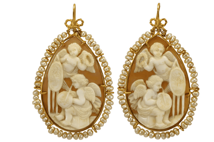 Boucles d'oreilles Boucles d'oreilles anciennes - Camées en sardonyx en or jaune 14 carats 58 Facettes 7682