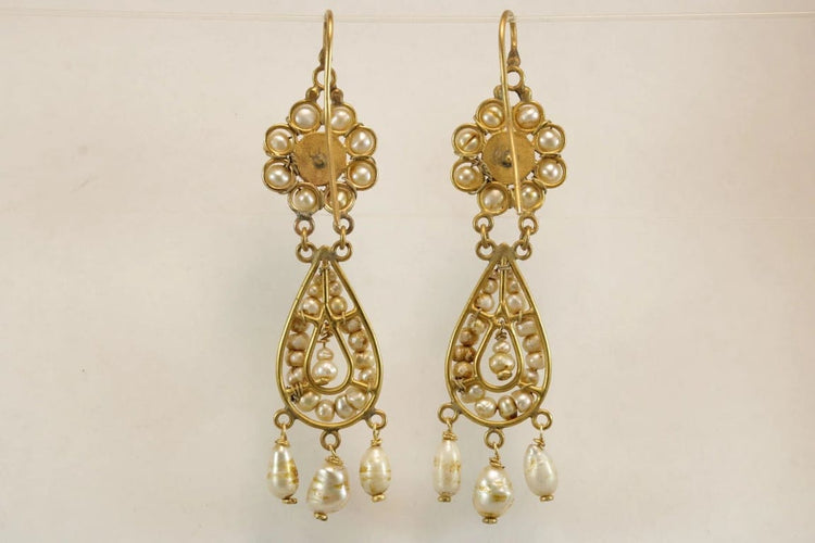 Boucles d'oreilles Boucles d'oreilles anciennes en or jaune 14 carats et perles 58 Facettes 7702