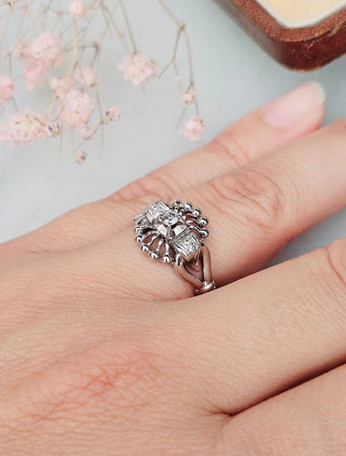 Bague 53 Bague vintage en or blanc 18 carats et diamants 58 Facettes 227