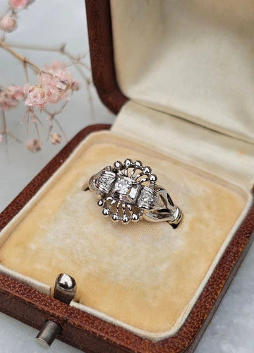 Bague 53 Bague vintage en or blanc 18 carats et diamants 58 Facettes 227