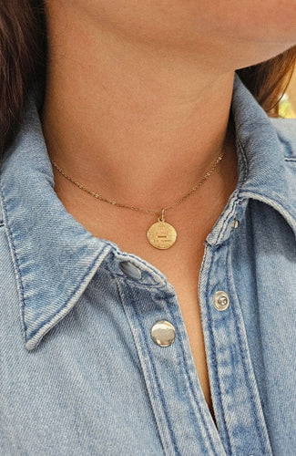 Pendentif AUGIS - Médaille d'Amour en or jaune 58 Facettes 685