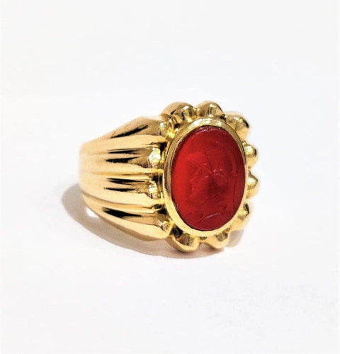 Bague 53 Chevalière godronnée - Bague en or jaune 750 et intaille sur cornaline 58 Facettes 1-803/1