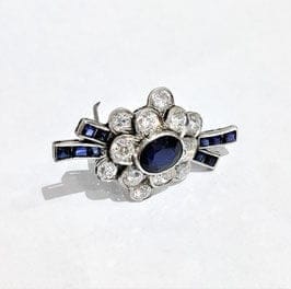 Boucles d'oreilles Broche clip de revers en platine 850 avec saphirs et diamants 58 Facettes 1-695/1
