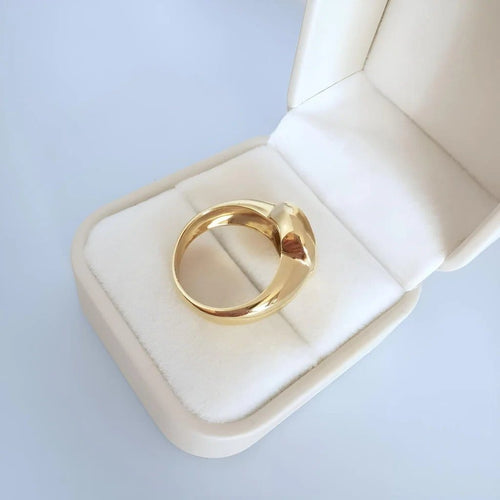 Bague 57.5 Bague solitaire améthyste ovale en or jaune 18 carats 58 Facettes 1687