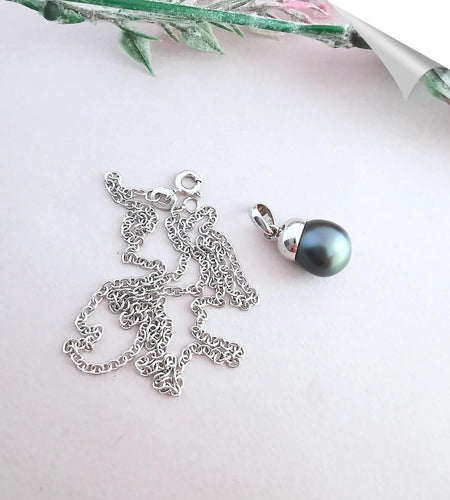 Collier Collier pendentif perle de Tahiti grise en or blanc 18 K 58 Facettes AA 1536