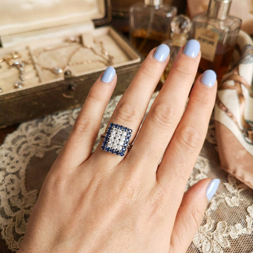 Bague 57.5 Bague vintage 1970-1980 saphirs et diamants en or gris 18 carats 58 Facettes 1757