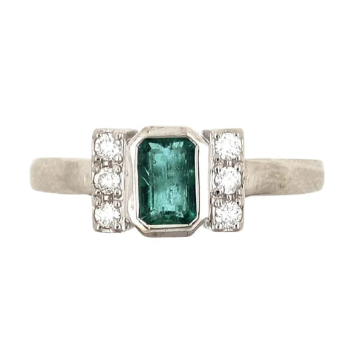 Bague 53 Bague en or blanc 18 carats avec émeraude et diamants 58 Facettes AO-0006