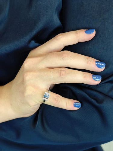 e0363a12-4002-4d74-25b8-43b7bf414000