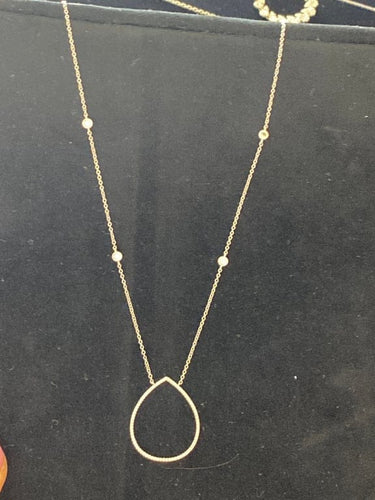 Collier Collier pendentif goutte en or blanc 18 carats et diamants 58 Facettes