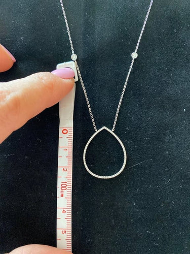 Collier Collier pendentif goutte en or blanc 18 carats et diamants 58 Facettes