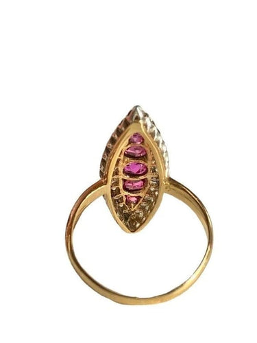 Bague 53 Bague marquise en or jaune et blanc 18K rubis et diamants 58 Facettes