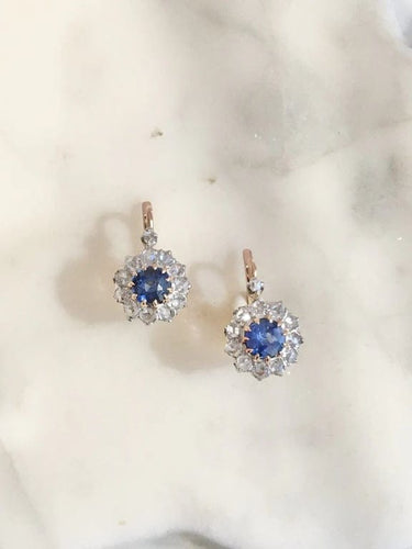 Boucles d'oreilles Belle Époque - Boucles d’oreilles dormeuses en or rose, platine, saphirs et diamants 58 Facettes