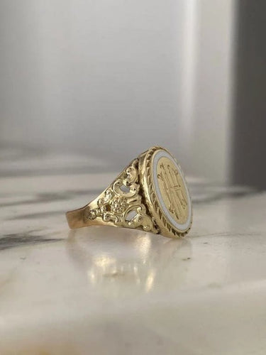 Bague 60 Bague ancienne en or jaune 14K avec émail blanc 58 Facettes