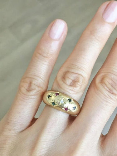 Bague 51 Bague boule en or jaune 18K sertie de diamant, rubis, saphirs et émeraudes 58 Facettes