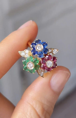 Bague 51 Bague fleur en or jaune 18K avec saphirs, rubis, émeraudes et diamants 58 Facettes