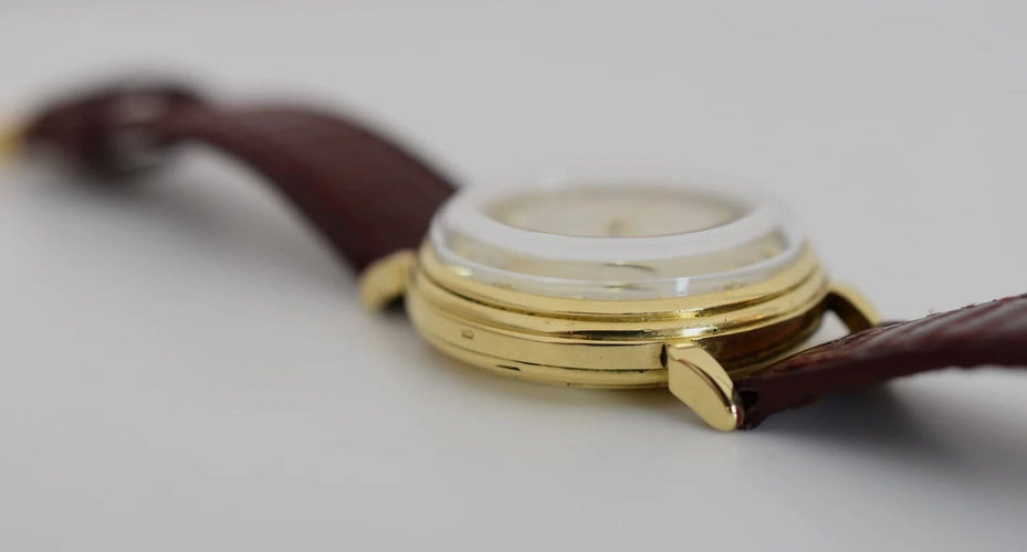 Montre Jaeger-LeCoultre - Montre homme Power Reserve 40 h en or jaune 18K (1953) 58 Facettes JLC-300