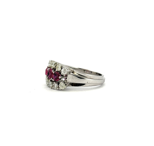 Bague 58 Bague jarretière ancienne en or blanc 14 carats, diamants et rubis 58 Facettes 0