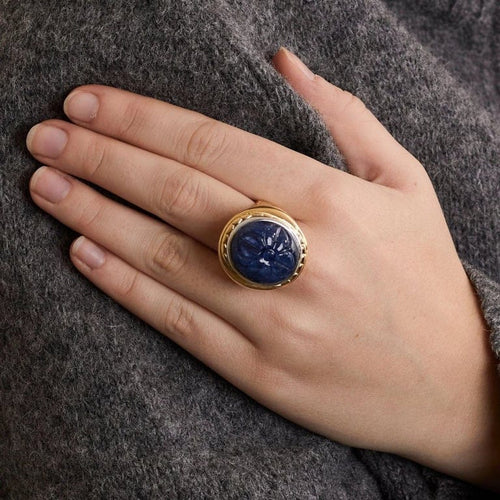 Bague 59.5 Bague chevalière en or 18K avec saphir gravé et diamants 58 Facettes