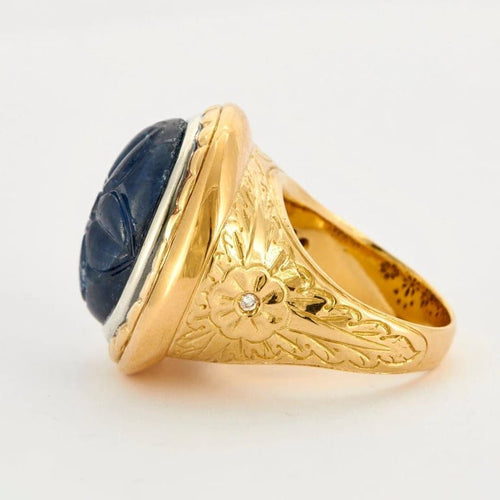 Bague 59.5 Bague chevalière en or 18K avec saphir gravé et diamants 58 Facettes