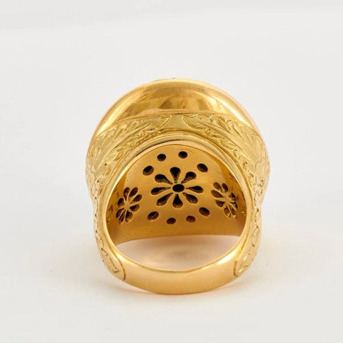 Bague 59.5 Bague chevalière en or 18K avec saphir gravé et diamants 58 Facettes