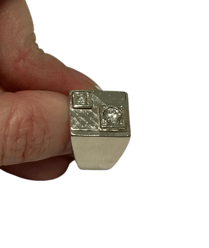 Bague 55 Chevalière - Bague en or gris 18 carats et diamants 58 Facettes
