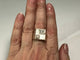 Bague 55 Chevalière - Bague en or gris 18 carats et diamants 58 Facettes