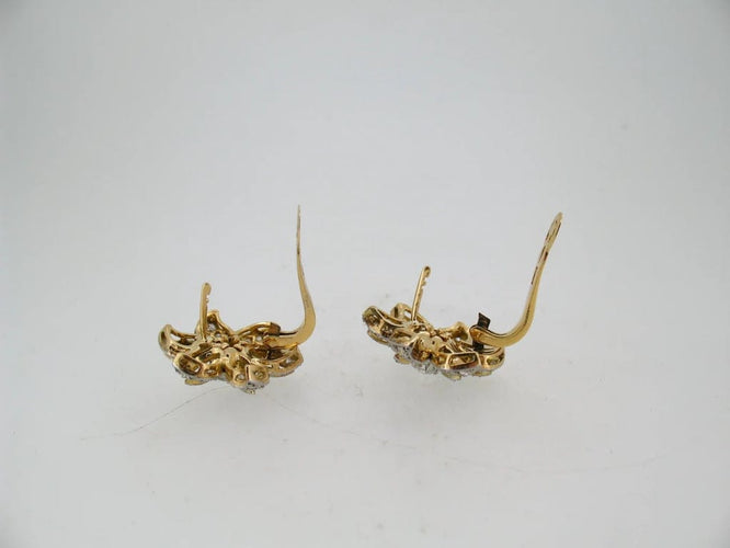 Boucles d'oreilles Boucles d’oreilles fleur en or jaune 18 carats, platine et diamants 58 Facettes
