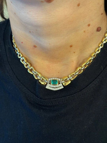 Collier Collier ras-de-cou en or jaune et blanc avec émeraude et diamants 58 Facettes