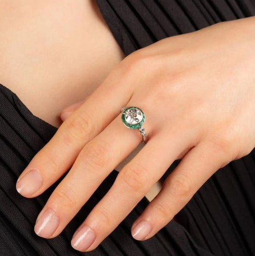 Bague 50 Art Déco - Bague en platine avec diamant et émeraudes 58 Facettes 4428