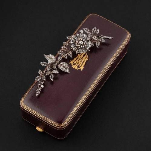 Broche Broche trembleuse en or jaune, argent et diamants 58 Facettes 4409
