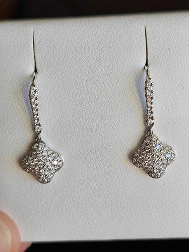 Boucles d'oreilles Hulchi Belluni - Boucles d'oreilles en or blanc et diamants 58 Facettes 55401-WW