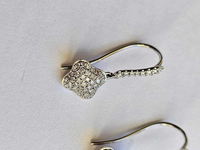 Boucles d'oreilles Hulchi Belluni - Boucles d'oreilles en or blanc et diamants 58 Facettes 55401-WW
