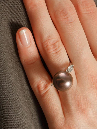 Bague 49 Bague en or blanc 750 avec perle grise et diamants 58 Facettes
