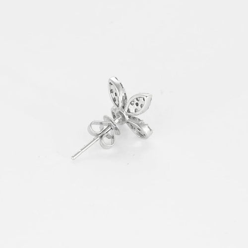 Boucles d'oreilles Boucles d’oreilles en or blanc en forme de trèfle et diamants 58 Facettes F59