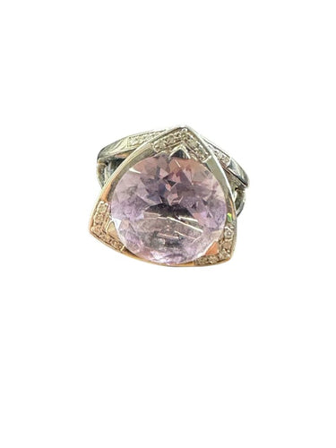 Bague 55 Bague en or blanc avec améthyste et diamants taille brillant 58 Facettes