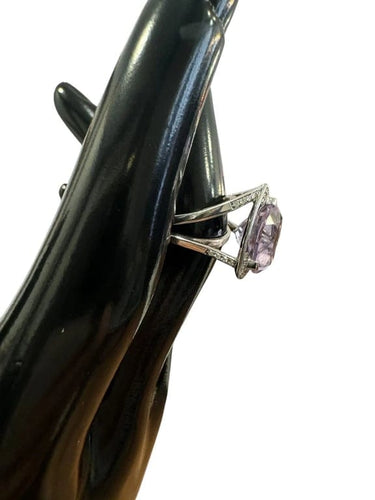 Bague 55 Bague en or blanc avec améthyste et diamants taille brillant 58 Facettes