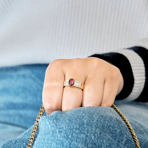 Bague 54 Bague en or jaune 18 carats avec rubis et diamants 58 Facettes
