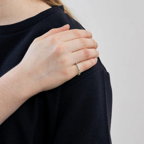 Bague 52 Alliance - Bague en or blanc 18 carats et diamants 58 Facettes 1846506