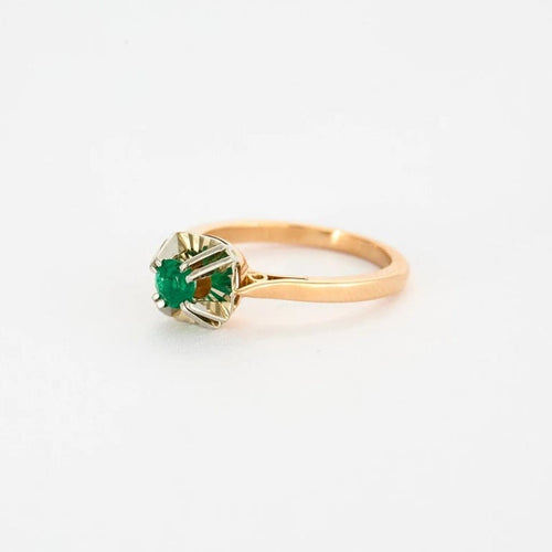 Bague 54 Bague en or jaune 18 carats avec émeraude taille brillant 58 Facettes 2023451