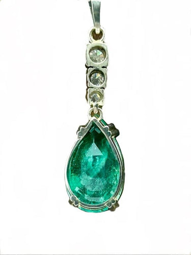 Collier Collier - Pendentif en or blanc 18K, émeraude et diamants 58 Facettes