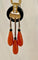 Boucles d'oreilles Boucles d’oreilles pendantes en or jaune 18 carats, onyx, corail et perles fines 58 Facettes 862568