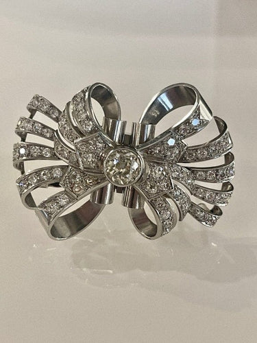 Boucles d'oreilles Broche double clip en or gris 18 carats et diamants 58 Facettes 1064033