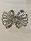 Boucles d'oreilles Broche double clip en or gris 18 carats et diamants 58 Facettes 1064033