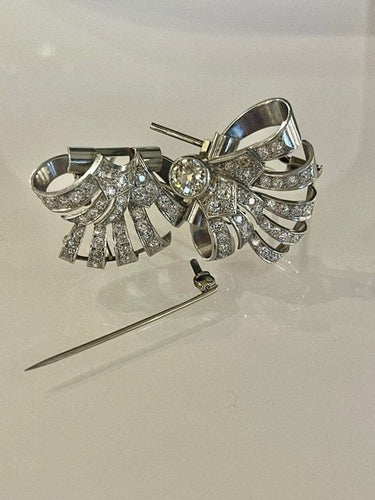 Boucles d'oreilles Broche double clip en or gris 18 carats et diamants 58 Facettes 1064033