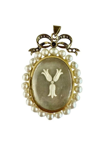 Pendentif Cécile Villeneuve - Pendentif médaillon portrait en cristal de roche, perles 58 Facettes