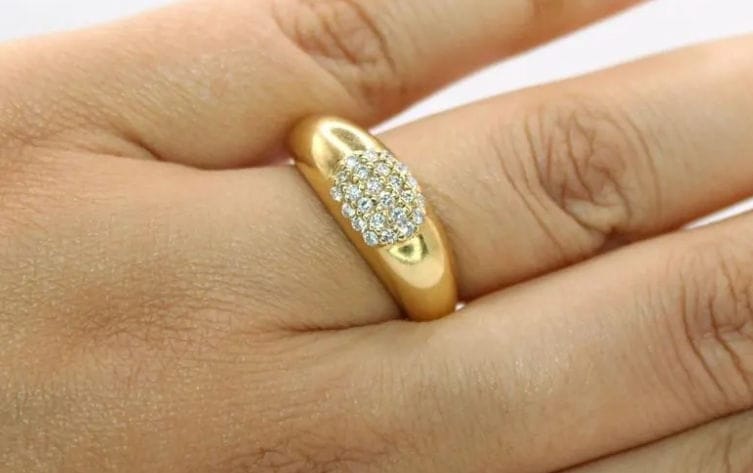 Bague 54 Bague jonc en or jaune 18K pavée de 24 diamants 58 Facettes