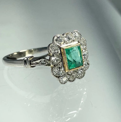 Bague 51 Bague début XXe en or gris 18 carats, émeraude et diamants 58 Facettes 205
